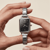 ساعة Como فضية – إصدار المينا الأسود